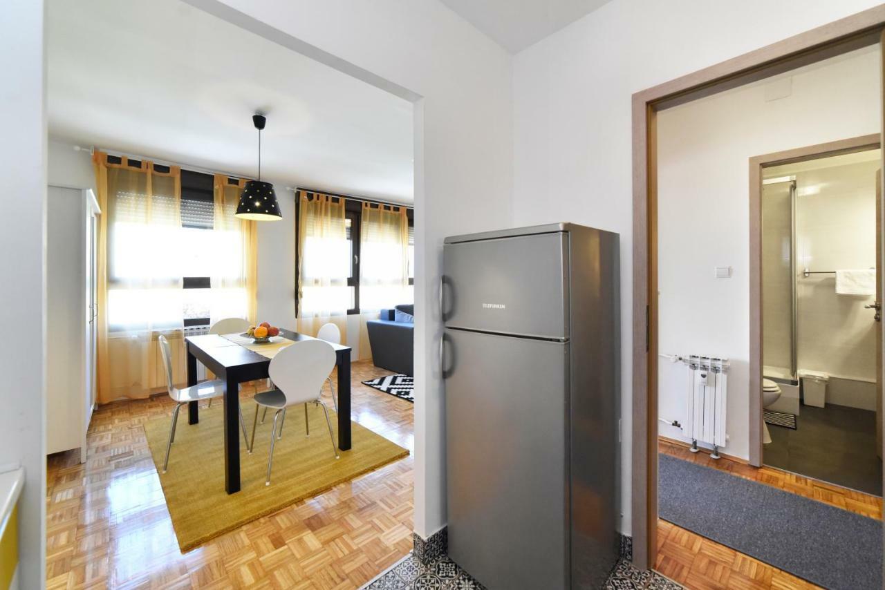 Apartment Place4U ซาเกร็บ ภายนอก รูปภาพ